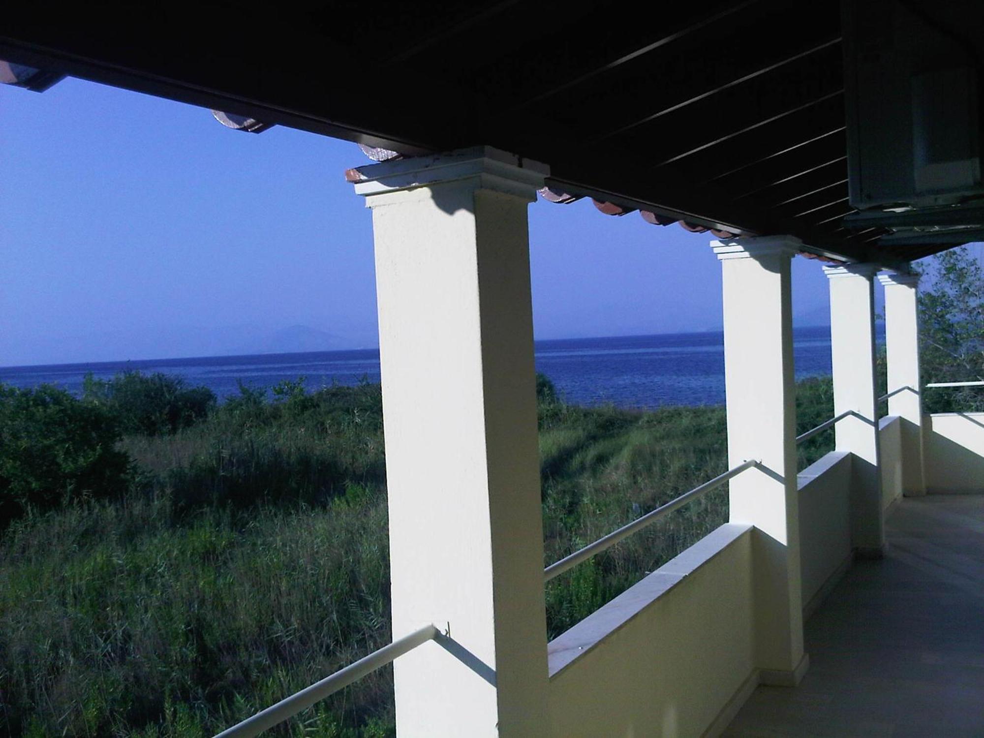 Virginia'S Beachfront Apartments Kávos المظهر الخارجي الصورة