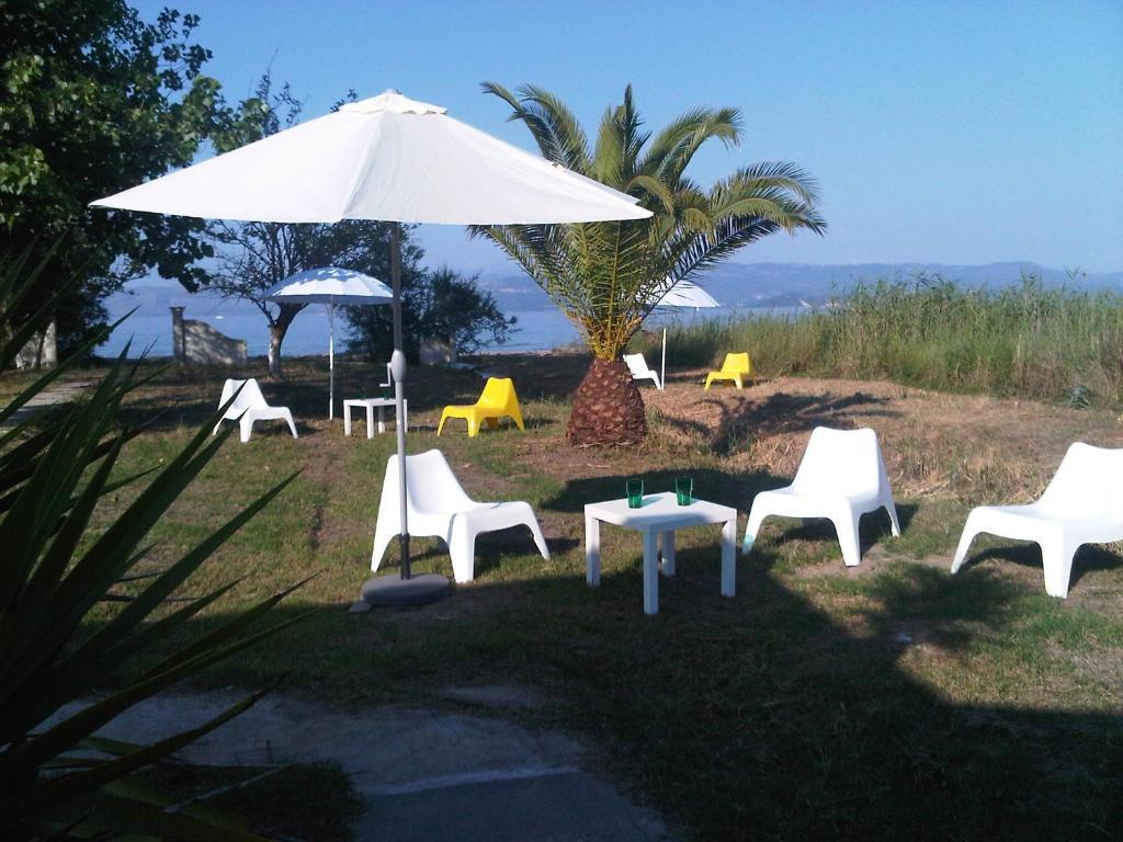 Virginia'S Beachfront Apartments Kávos المظهر الخارجي الصورة